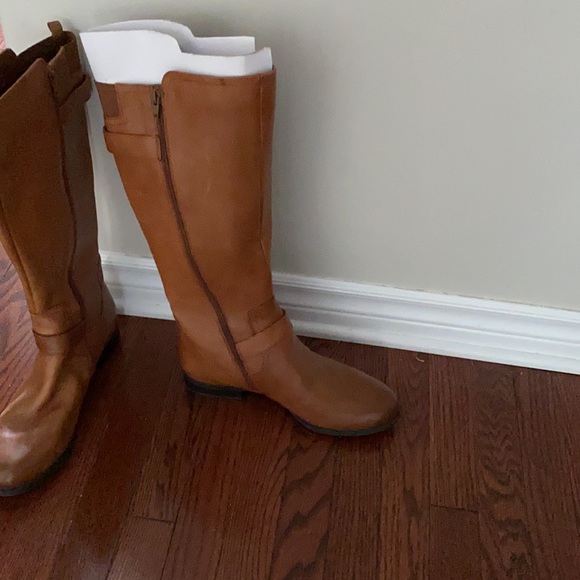 Size 11 naturalizer real Leather new boots - Picture 2 of 2